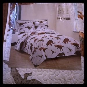 SOLD Queen size dinosaur quilt
